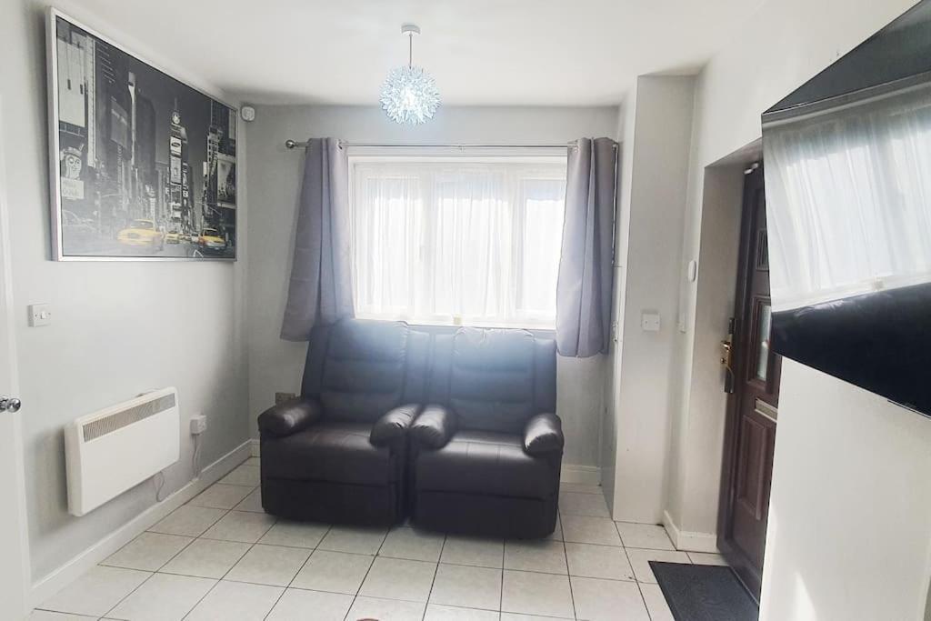 Lister Park Bradford Stylish 1Bed Coach House - Quiet & Tranquil Cottage & Parking Bagian luar foto