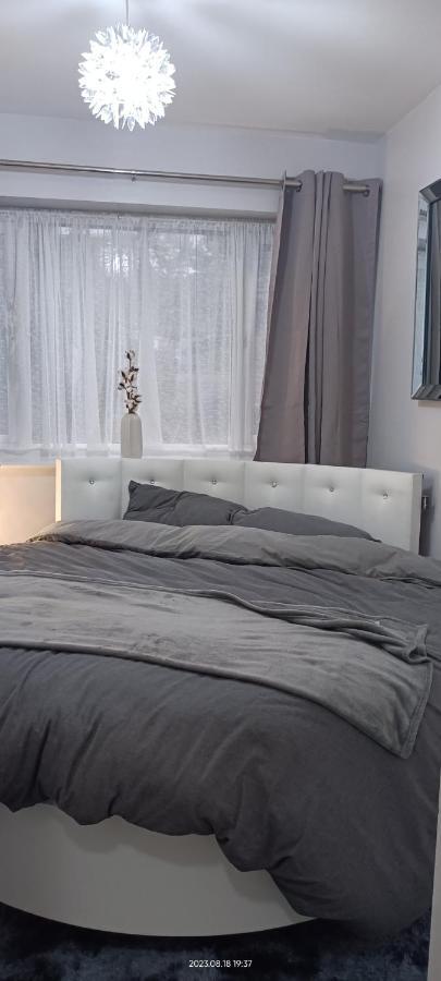 Lister Park Bradford Stylish 1Bed Coach House - Quiet & Tranquil Cottage & Parking Bagian luar foto