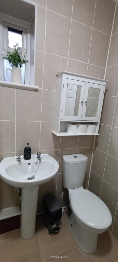 Lister Park Bradford Stylish 1Bed Coach House - Quiet & Tranquil Cottage & Parking Bagian luar foto