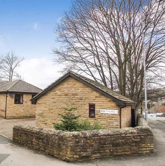 Lister Park Bradford Stylish 1Bed Coach House - Quiet & Tranquil Cottage & Parking Bagian luar foto