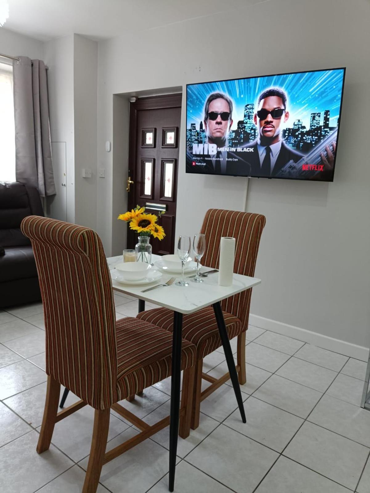 Lister Park Bradford Stylish 1Bed Coach House - Quiet & Tranquil Cottage & Parking Bagian luar foto